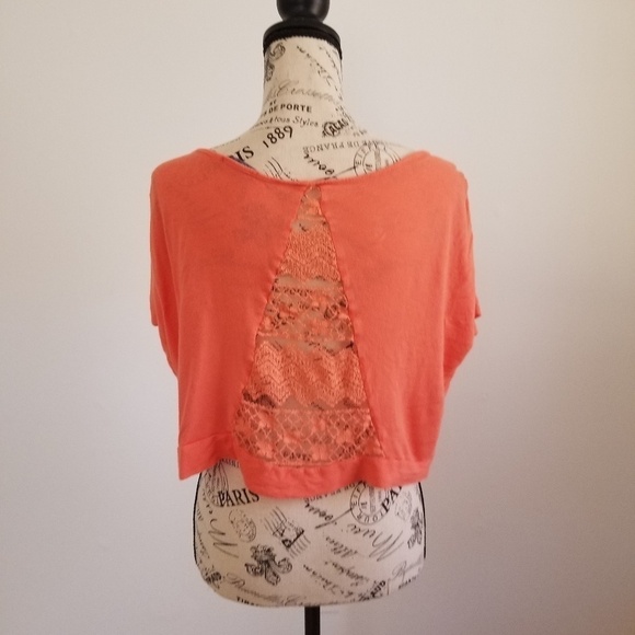 Crop top with lace back - Picture 2 of 7